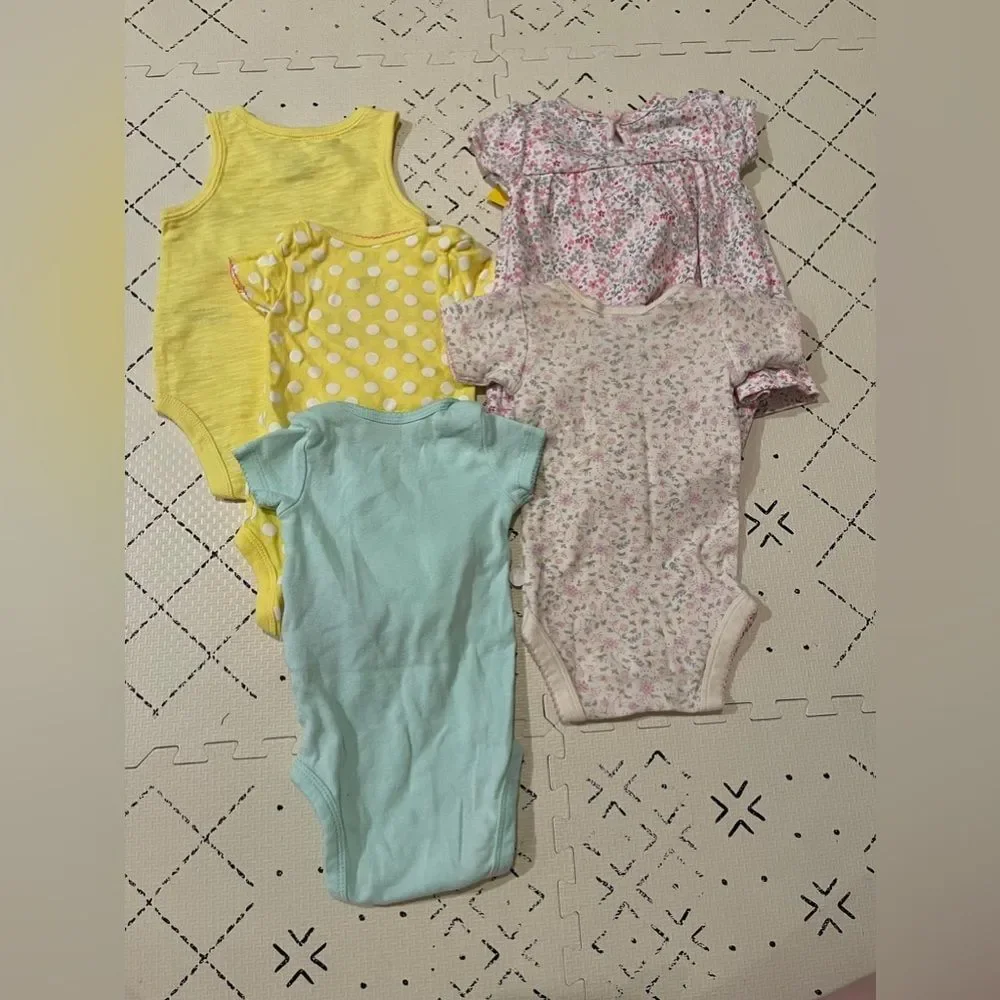 Bundle of baby girl onesies 3m‎